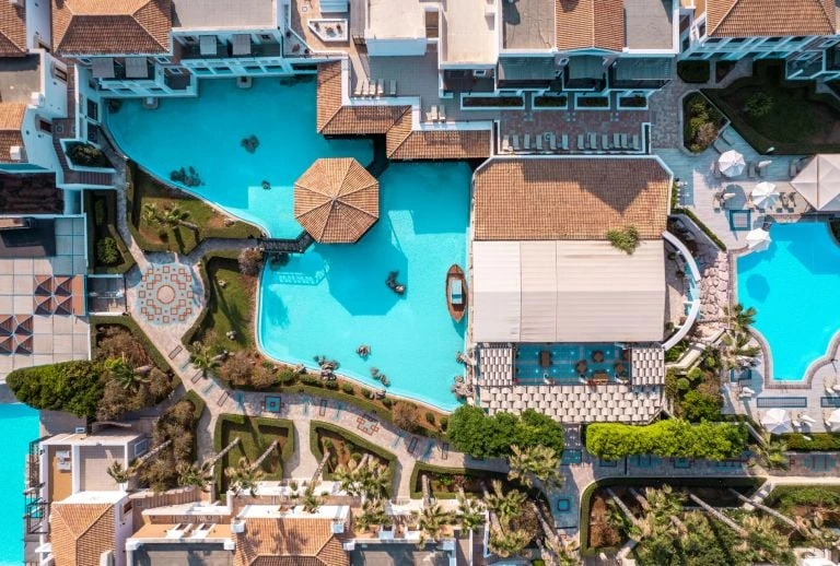 Taxi transfer From Heraklion Airport to Aldemar Royal Mare luxury thalasso