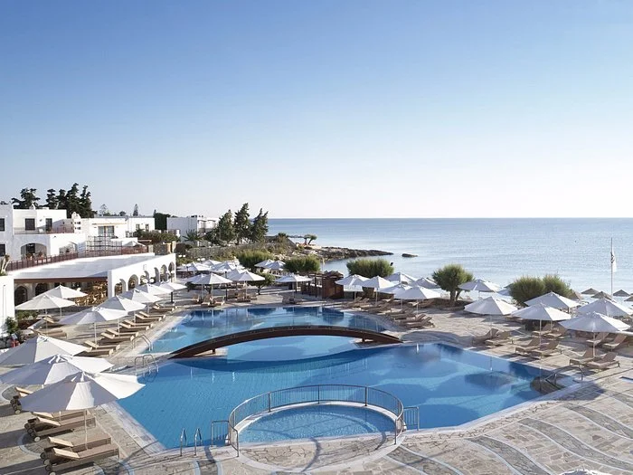 Taxi transfer From Heraklion Airport to Creta Maris Beach Resort